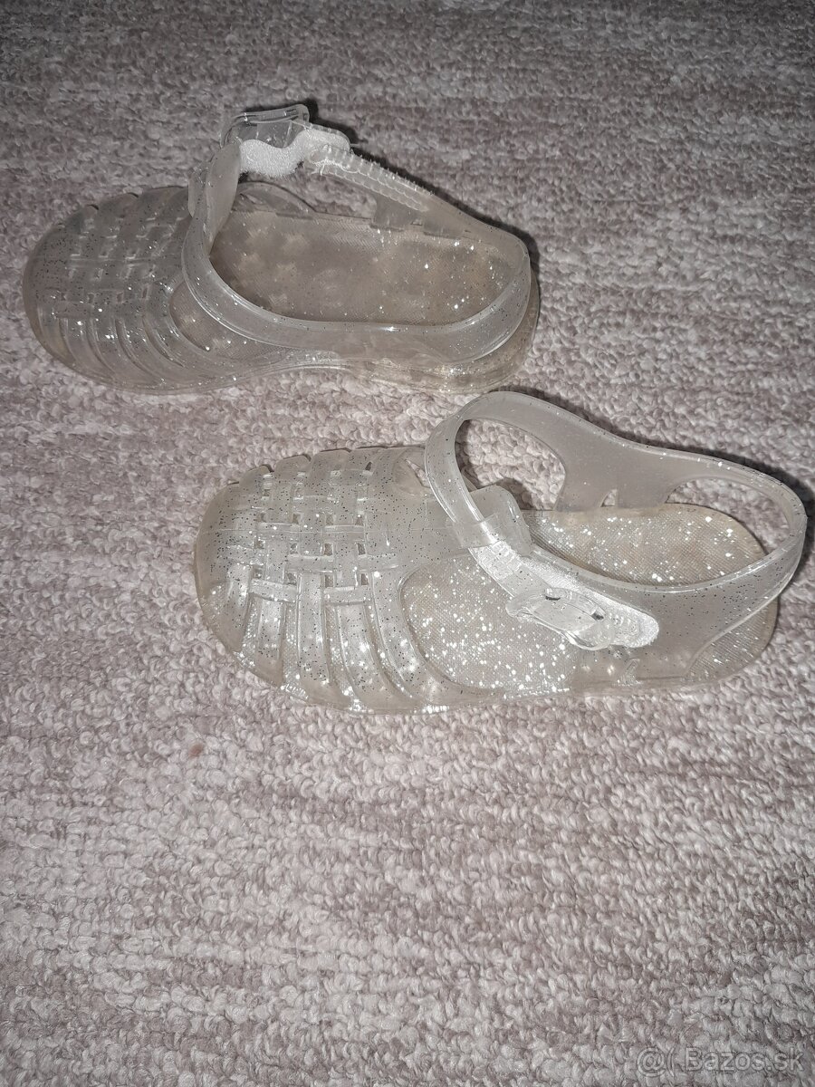 Dievčenské sandale