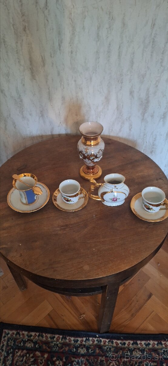 Porcelánová pozlátená čajová sada