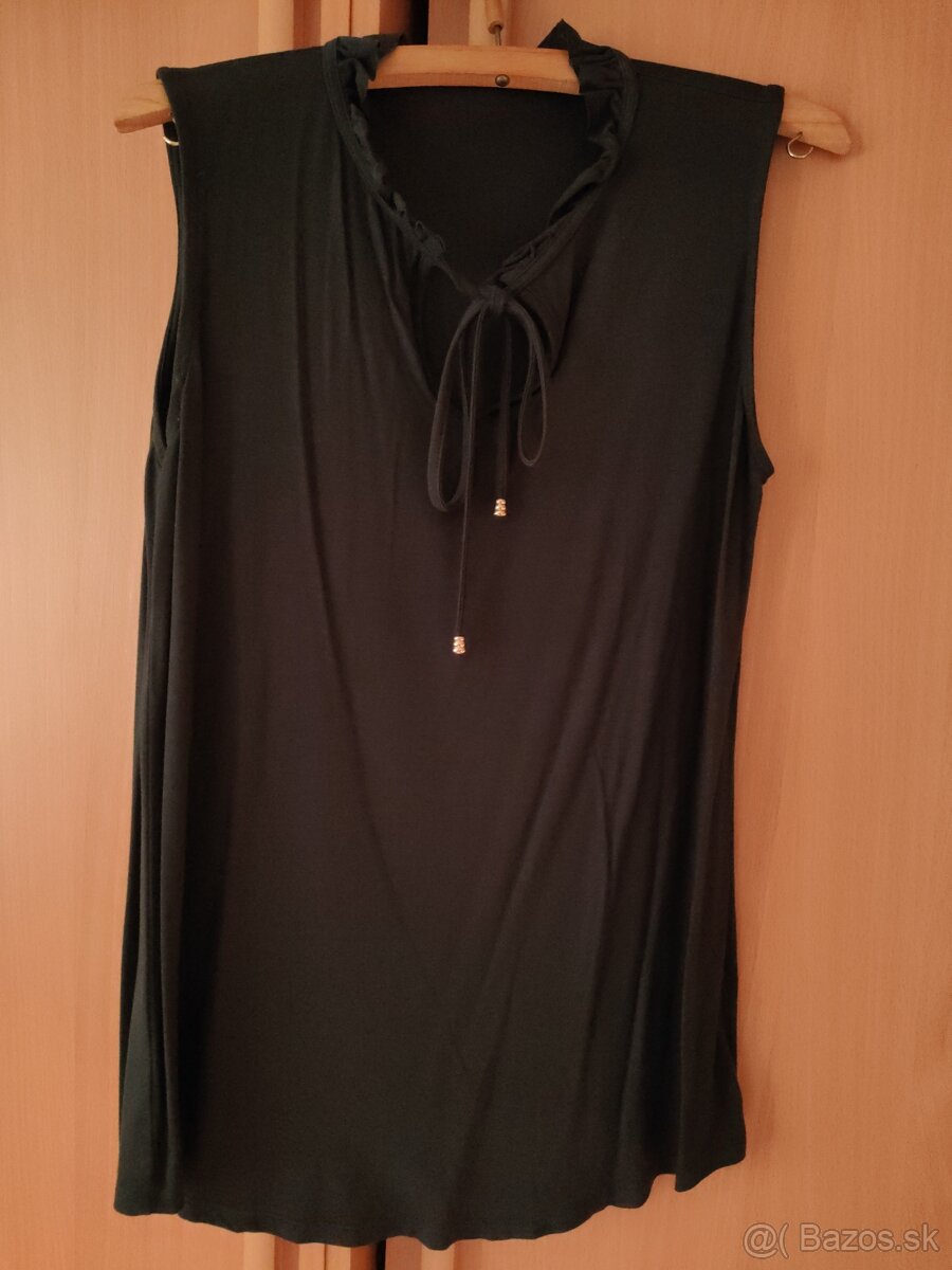 Modrý top