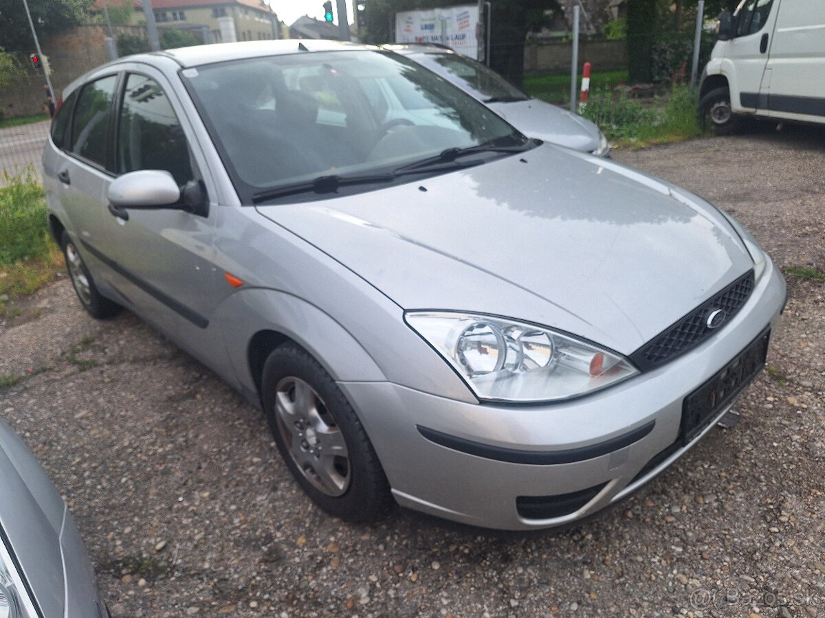 FORD FOCUS 1,6 BENZÍN AUTOMAT