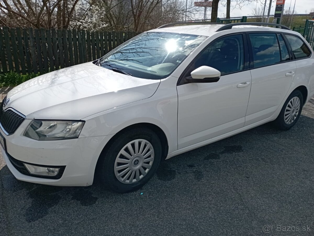 Octavia Combi 1.6 TDI 110k Active DSG