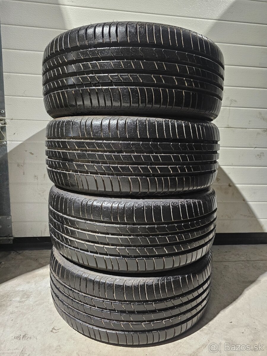 Zánovné Letné Pneu Kumho 215/45 R16