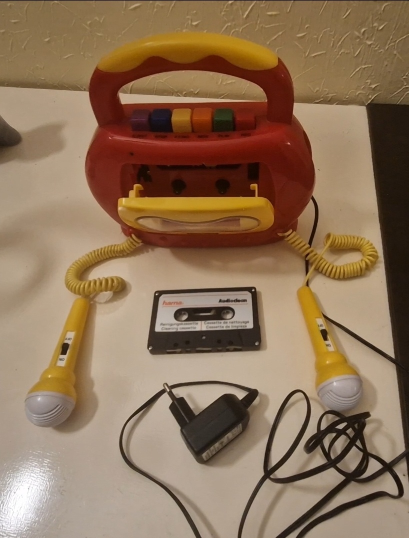 Magnetofón sieť 230 v + Baterky