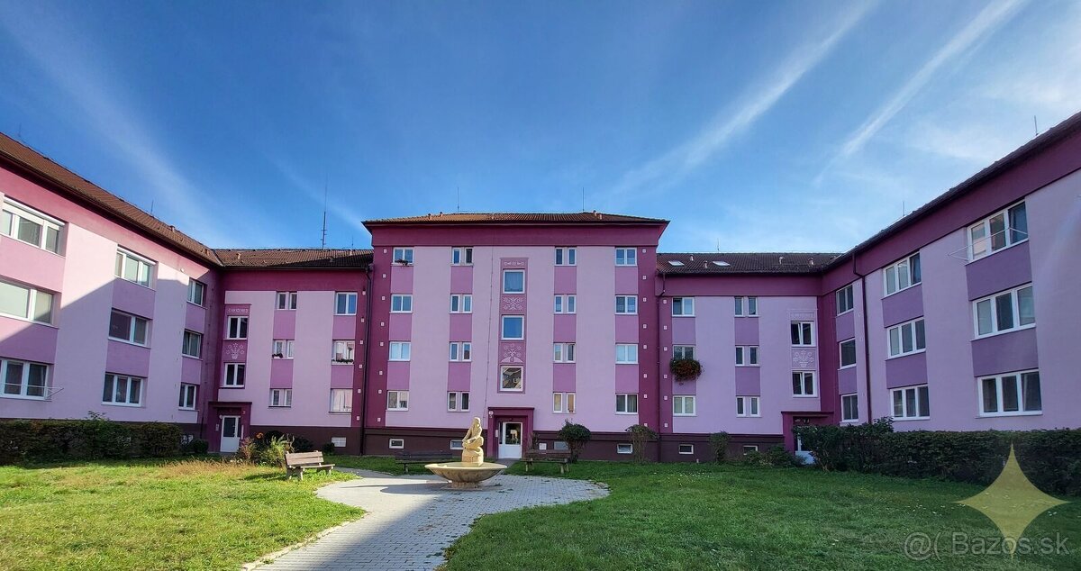 REZERVOVANÉ izbový byt s veľkou loggiou  v Žiari nad Hronom