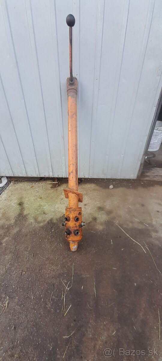 Predam hydraulicky rozvadzac