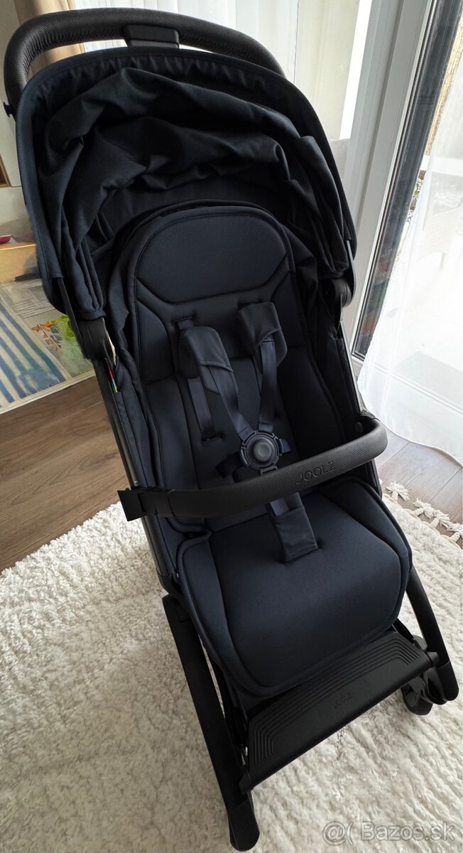 Joolz Aer 2 Dark Navy Blue s madlom ako nový v záruke.
