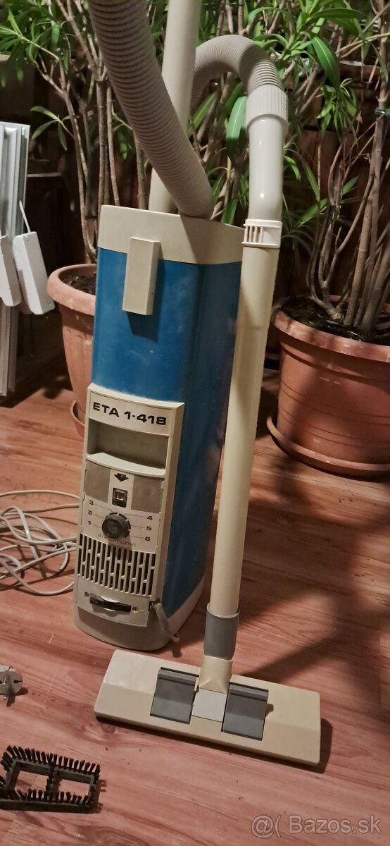 Retro vysavač ETA 1-418 electronic, r.1980  plne funkčný