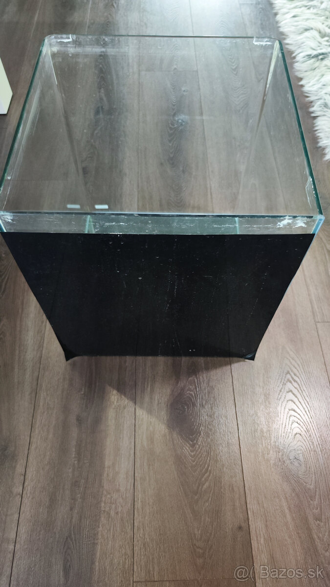 predam akvarium Dennerle