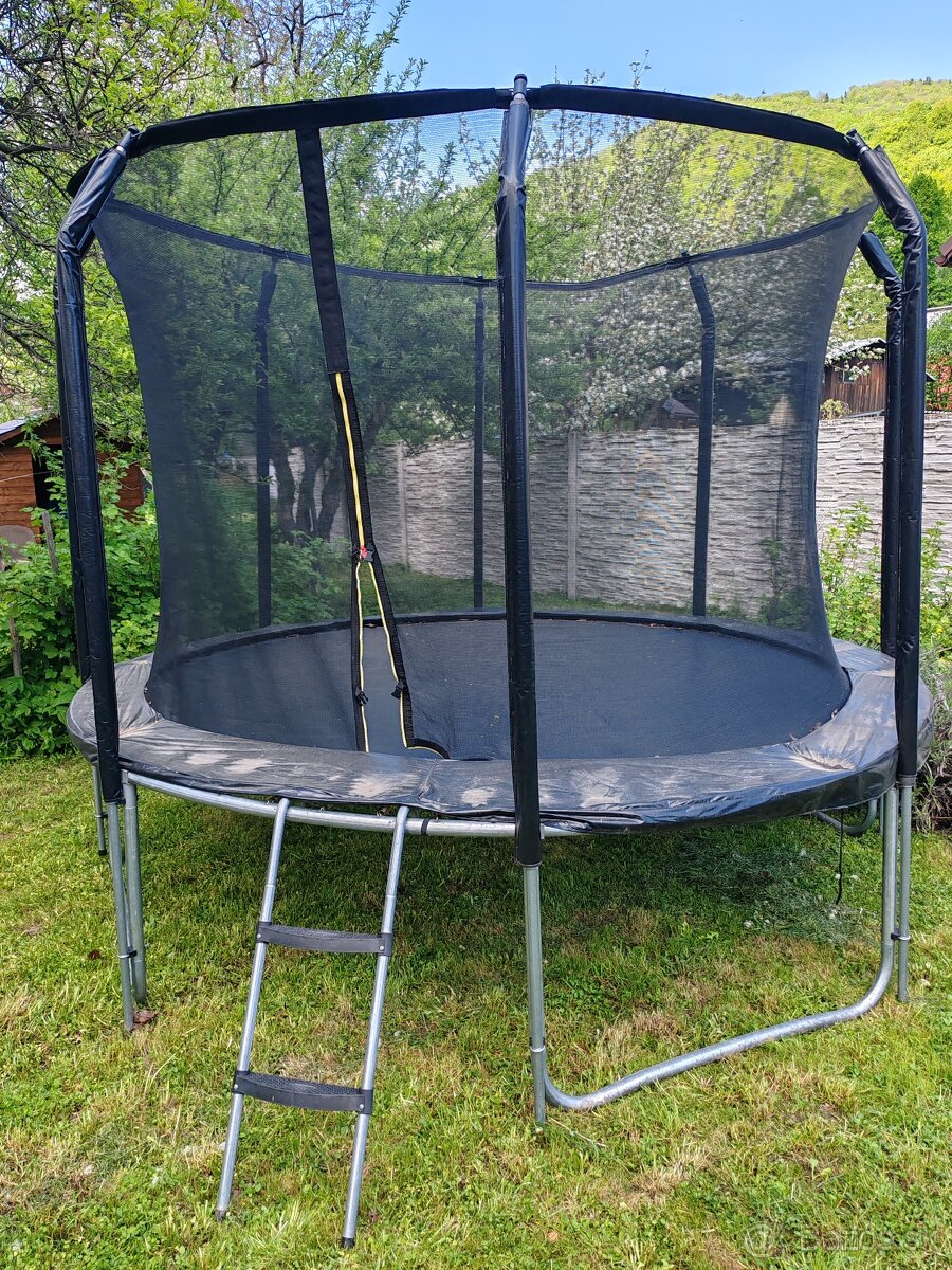 Trampolina 305