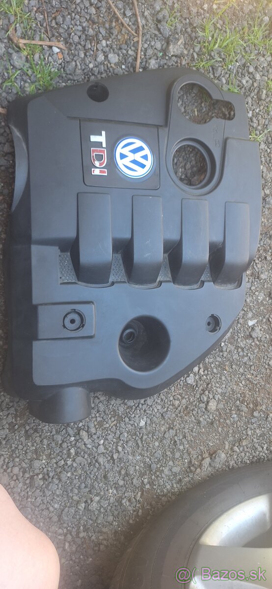 Kryt motora