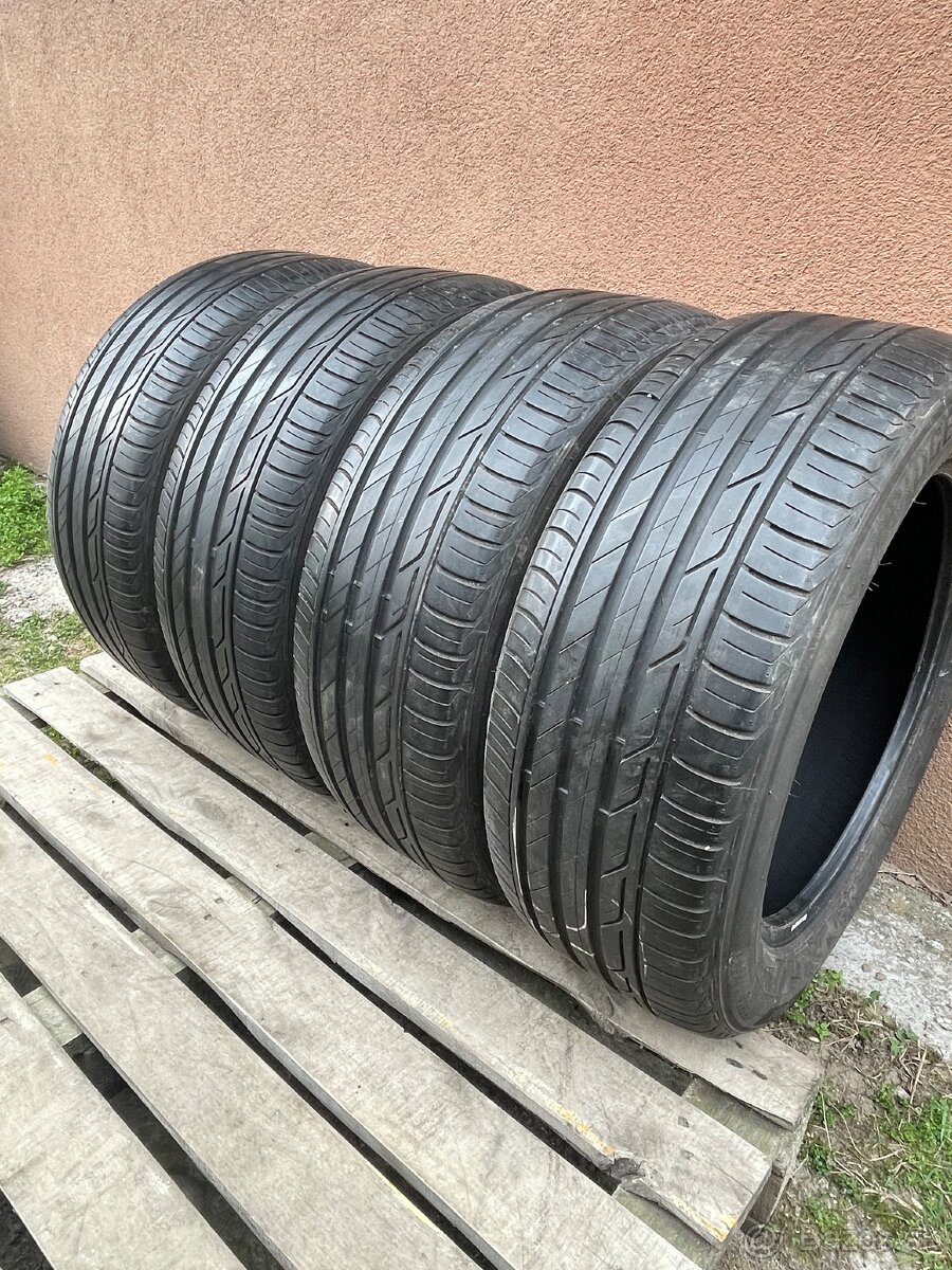 Bridgestone 225/55 R17 4x=120e