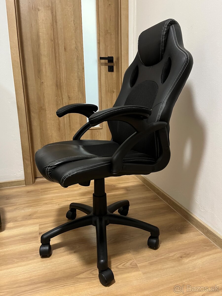 Kožená kancelárska stolička