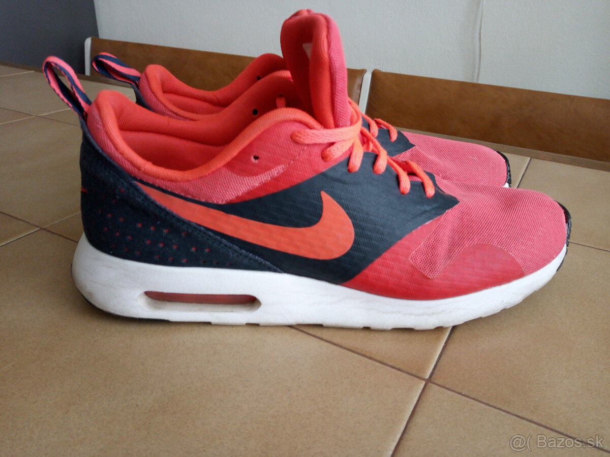 Panske bezecke tenisky NIKE AIR MAX TAVAS.