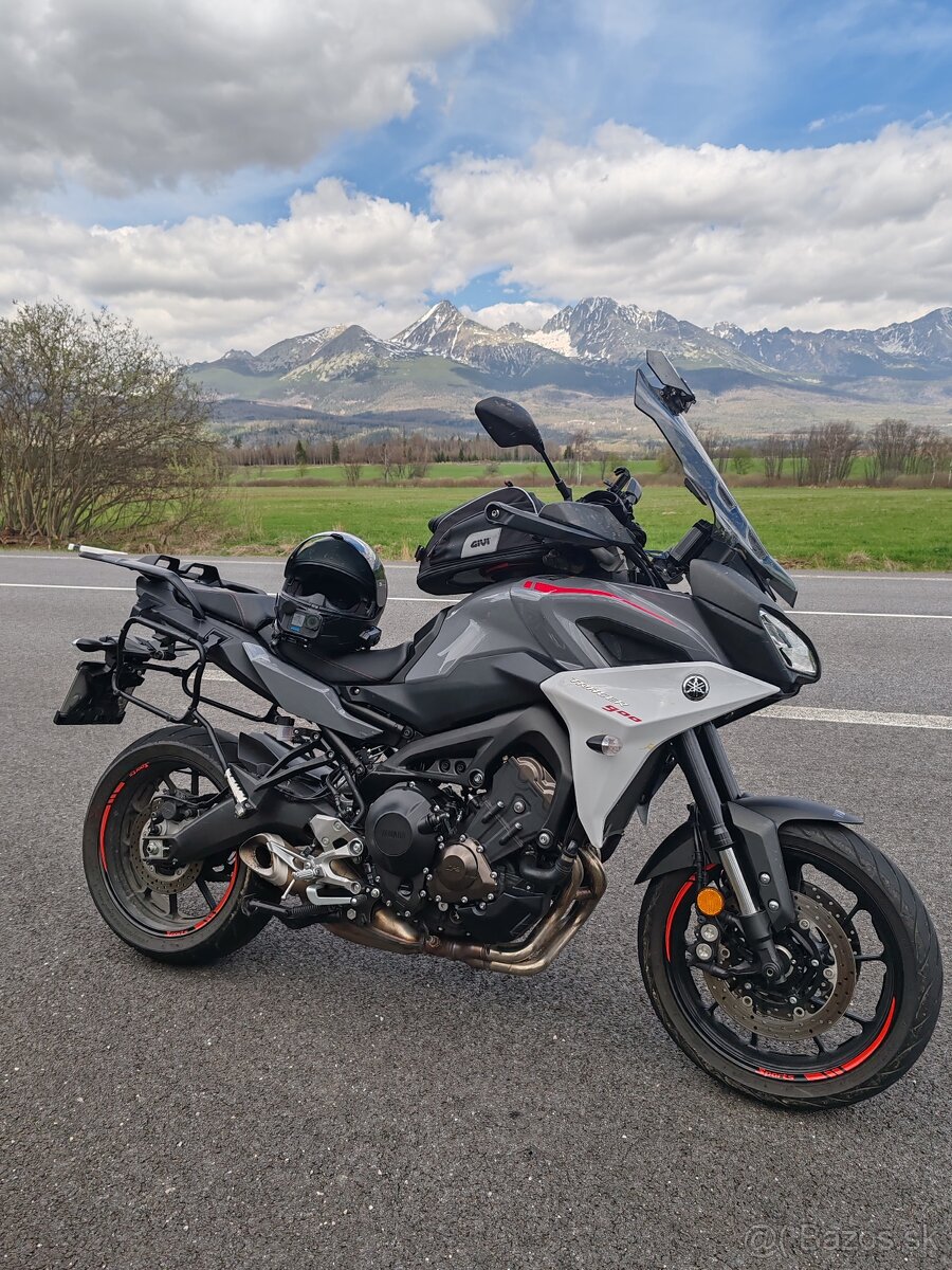 Yamaha tracer 900