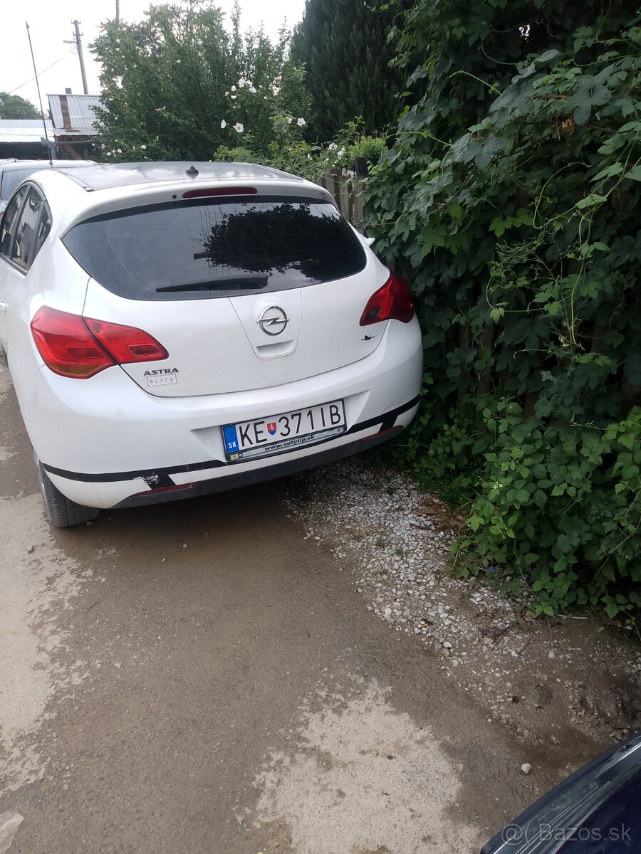 Predám Opel Astra j6