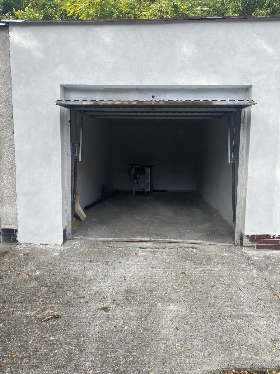 Prenájom garáže Bratislava Staré mesto - Dobšinského