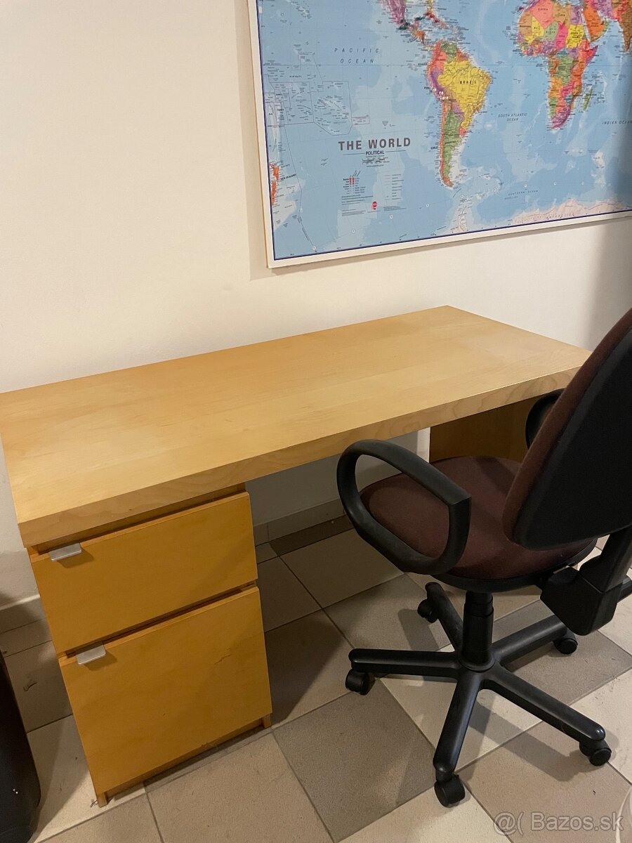 Písací stôl