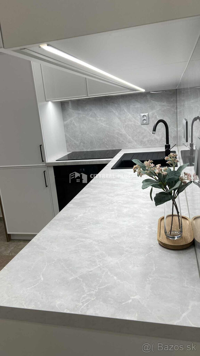 Prenájom luxusný 1-izbový byt balkón Podzámska Nové Zámky