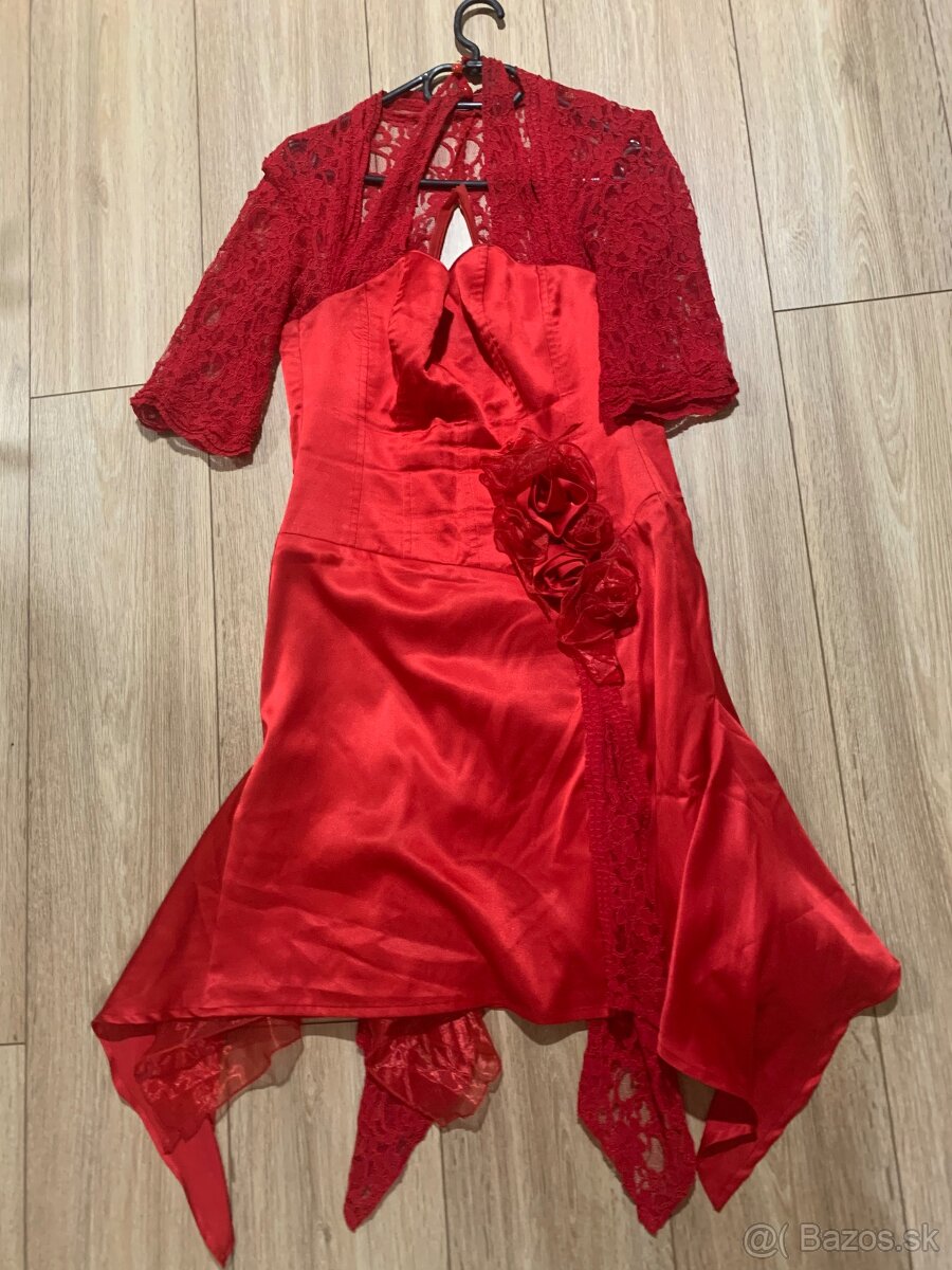 Červené šaty