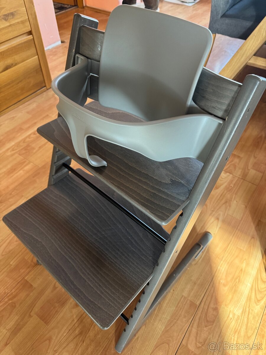 Stokke tripp trapp tmavošedá