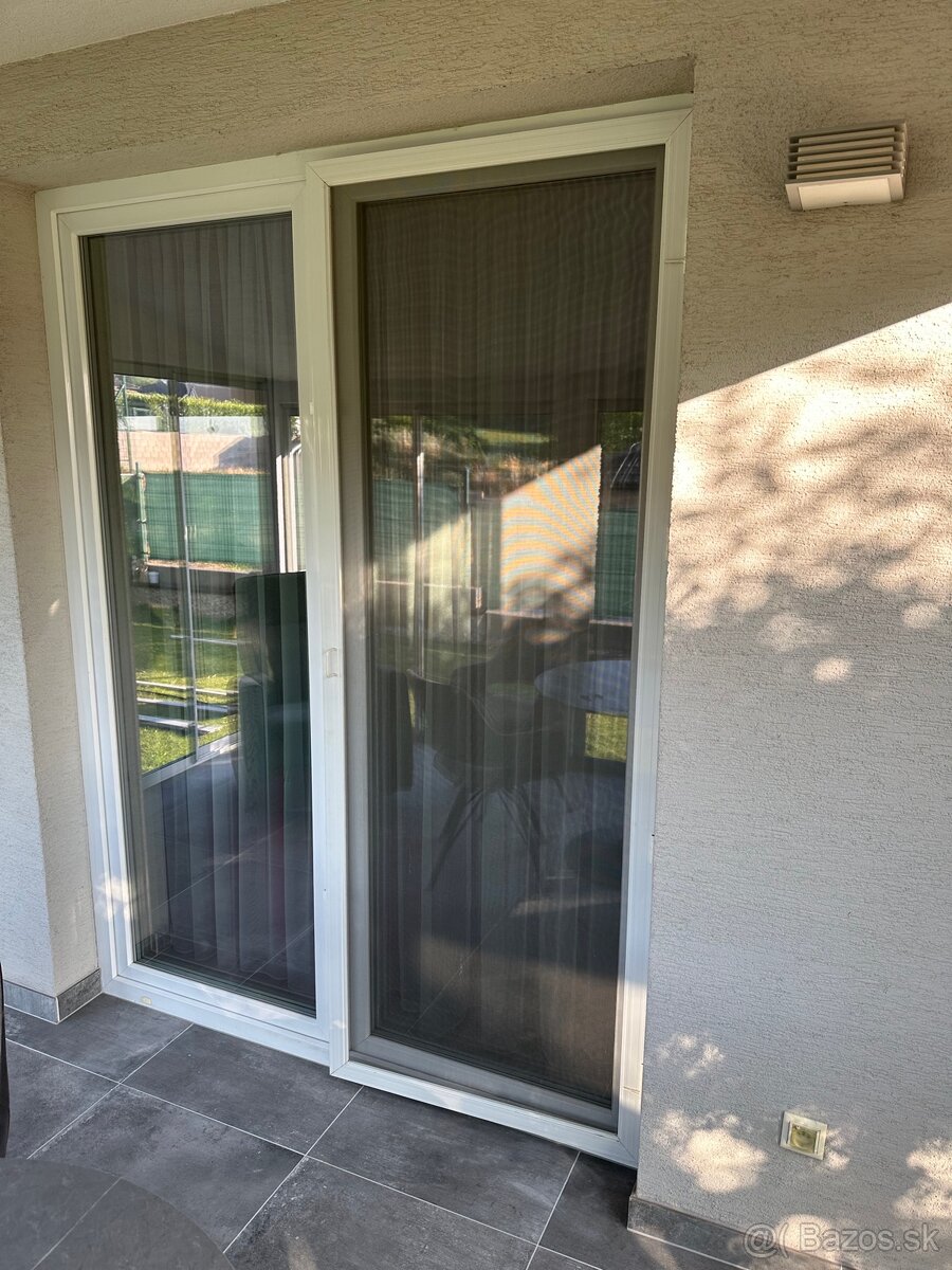 Sieťka na balkónové okno