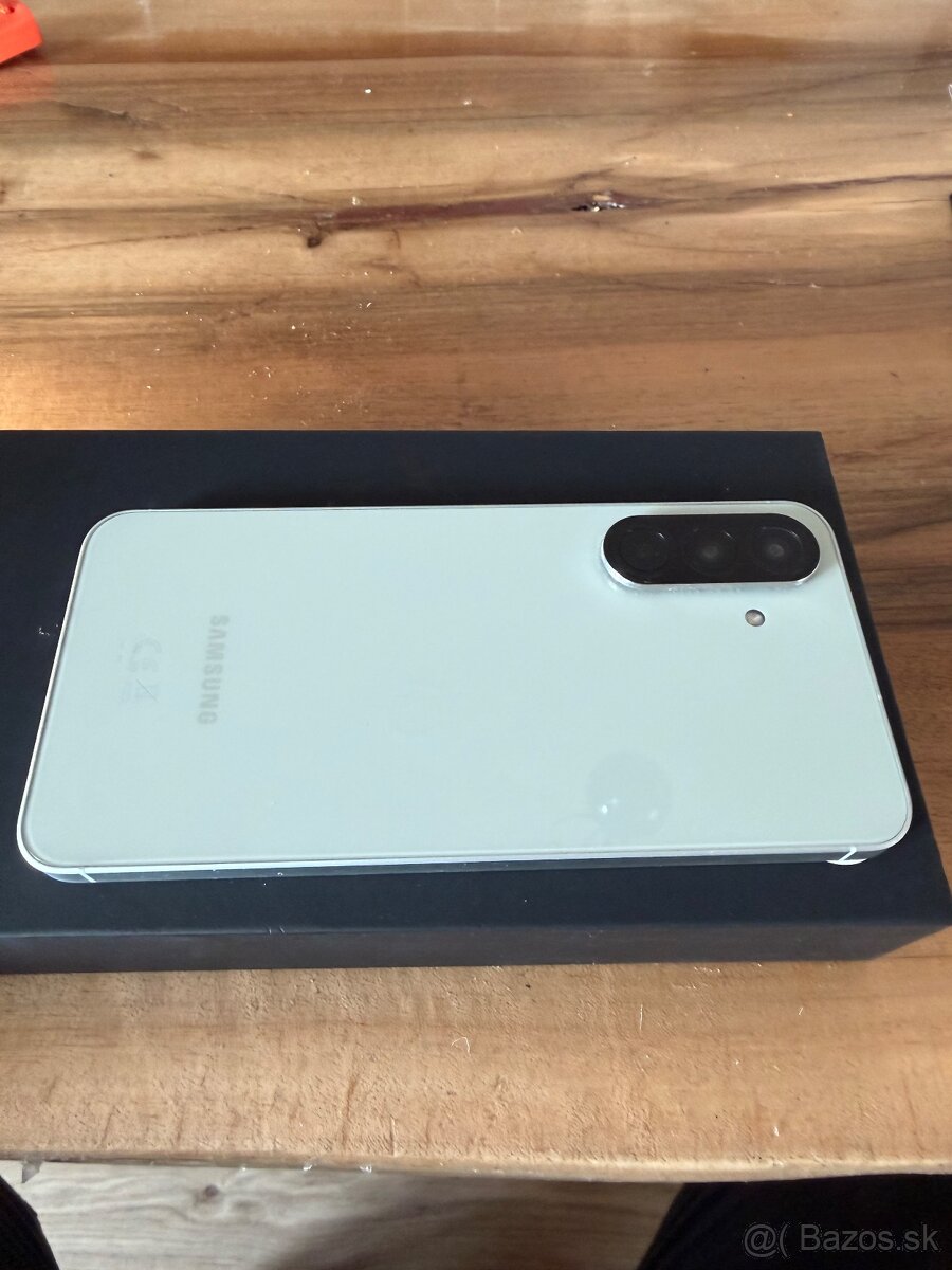 Samsung a56 Olive