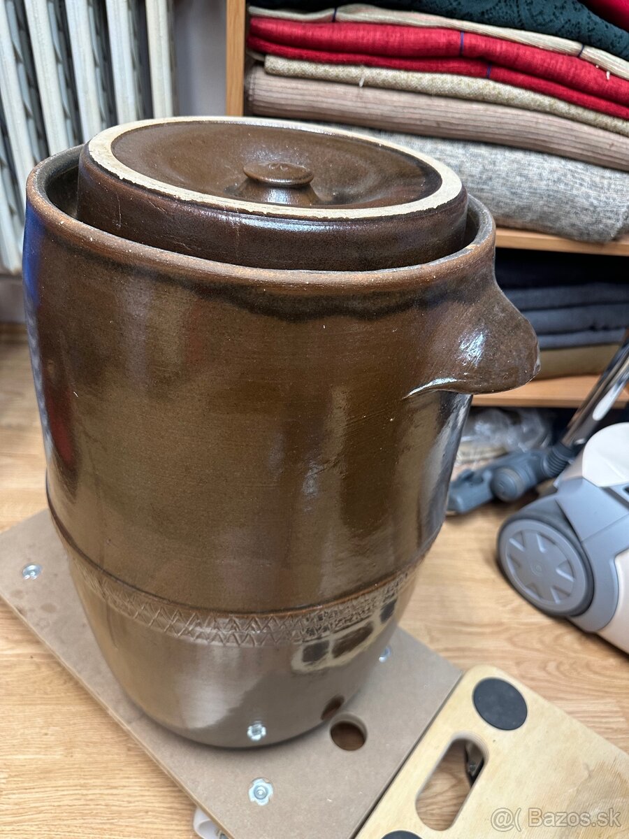 Keramický súdok na kapustu – 40 L, veľmi zachovalý, 2 ks