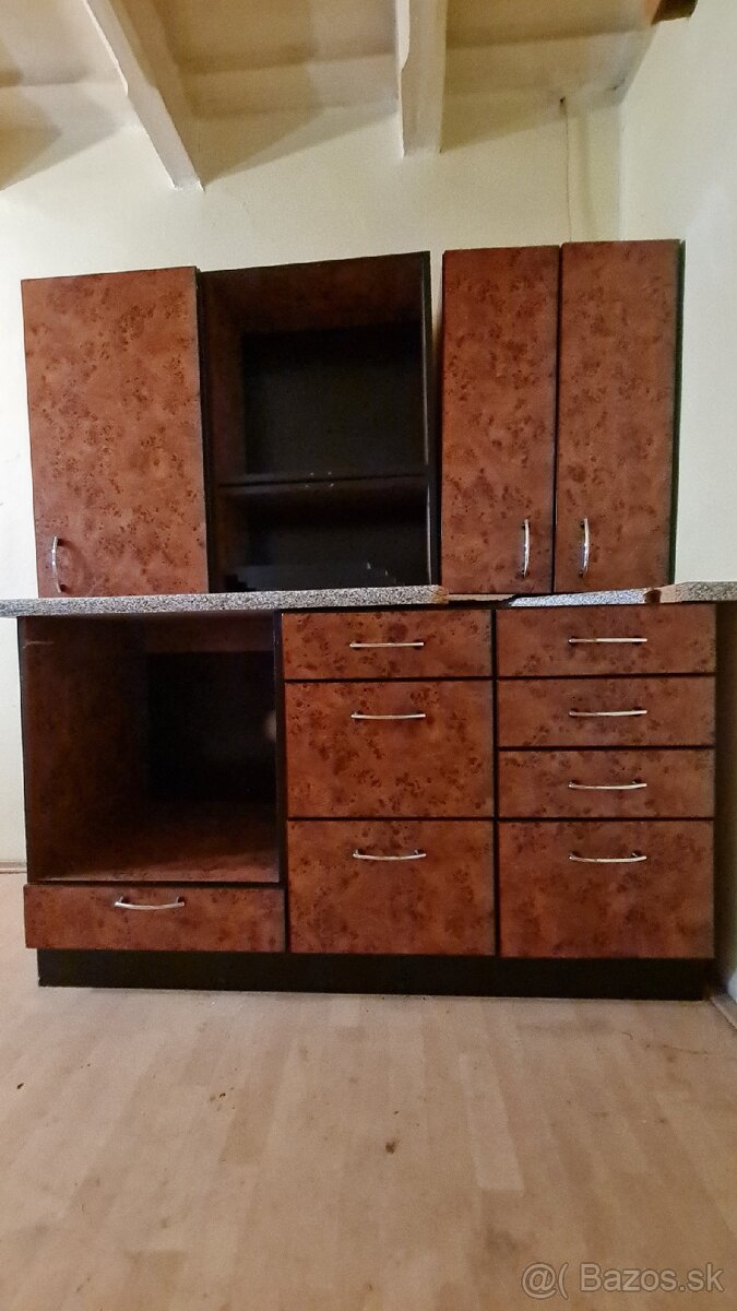 Predám kuchynskú linku dl. 175cm