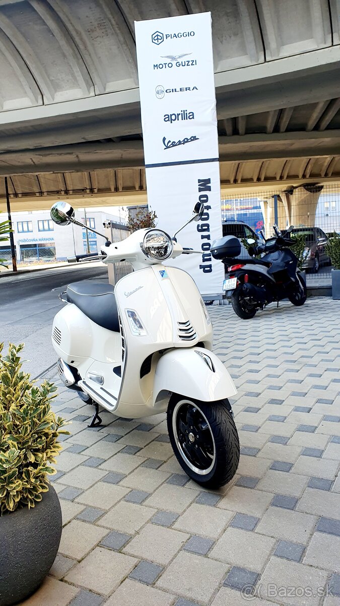 VESPA GTS 300 SUPER