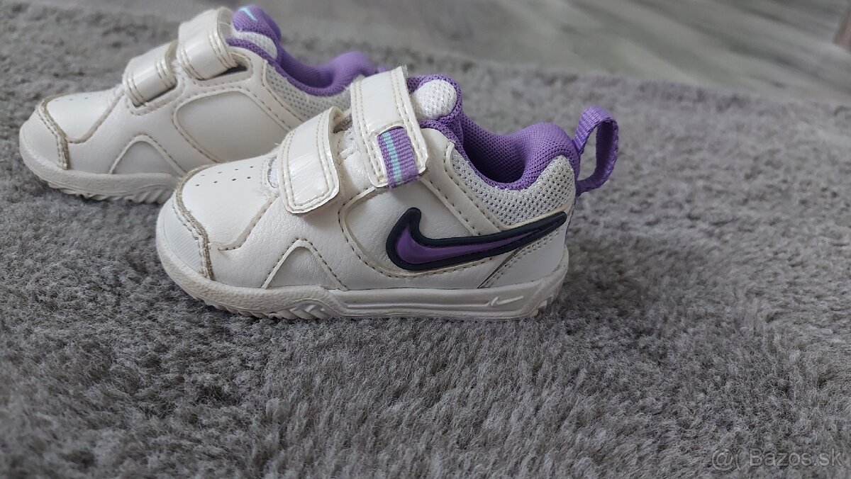 Nike tenisky
