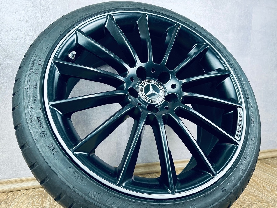 Originál letní kolesa Mercedes A 35 AMG R19