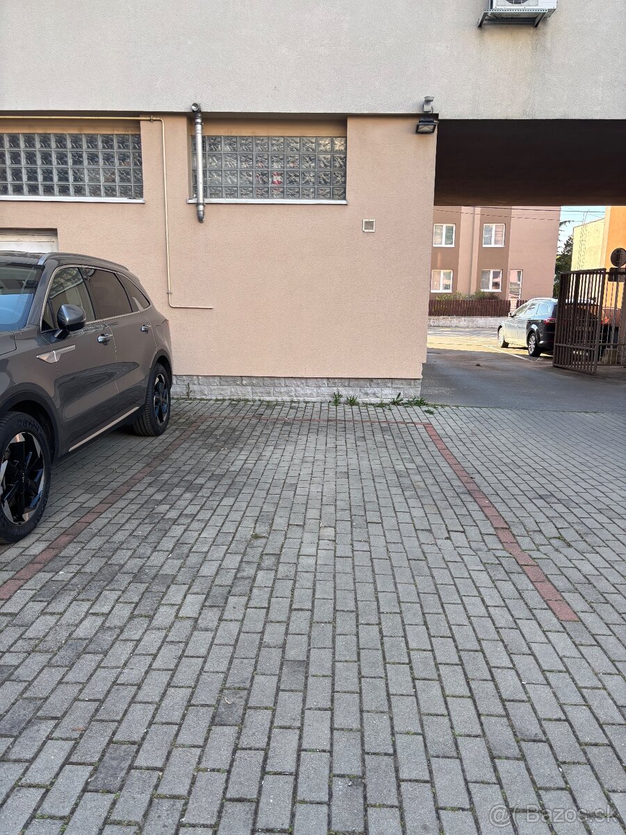 Parkovanie - Postová 10- Zátvor- Trnava