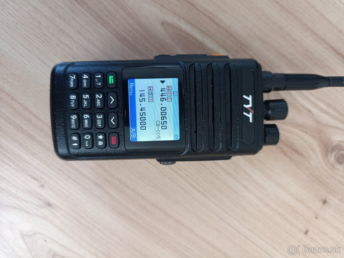 TH-UV8200