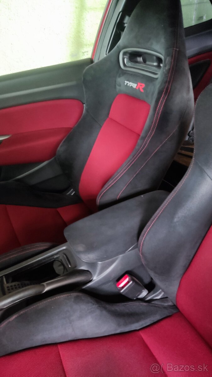 Predam sedadlá Civic type r FN2