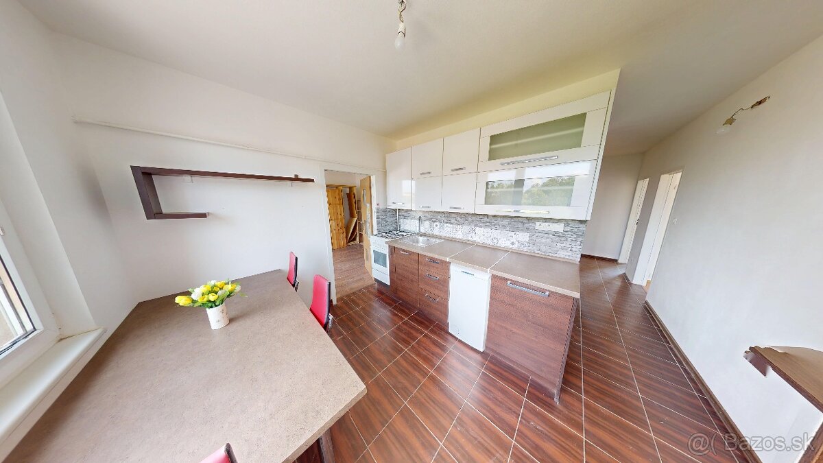 PRIESTRANNÝ 4 - izbový byt s dvoma balkónmi Horné Obdokovce