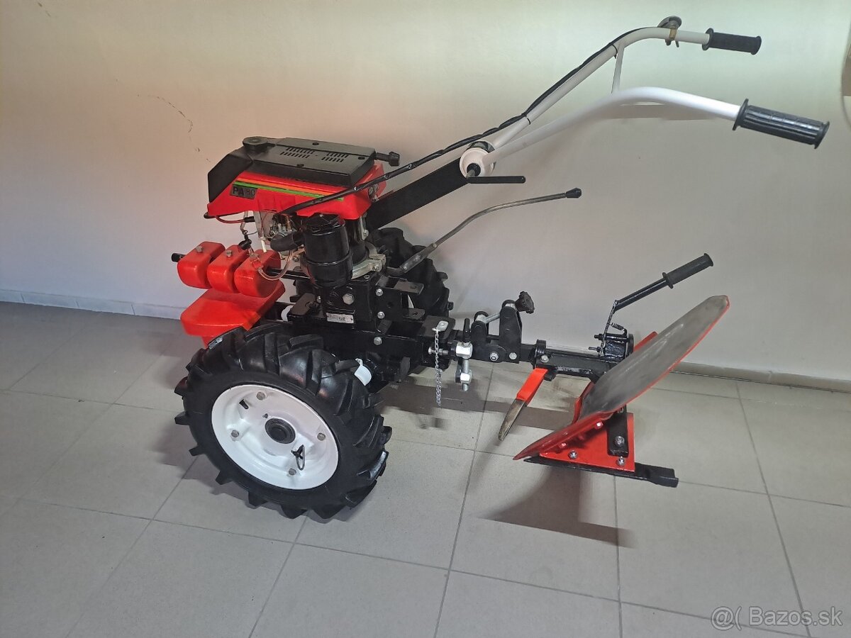 Predám malotraktor AGZAT