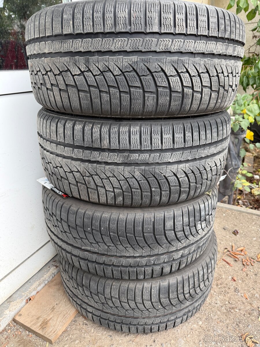 Zimné pneu nokian 255/45 r19