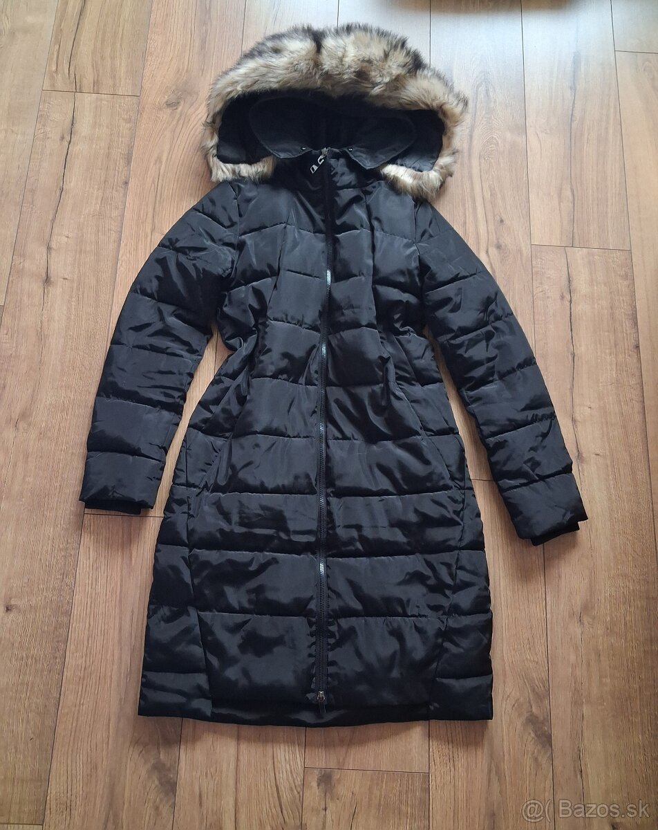 Damska bunda s kapucnou