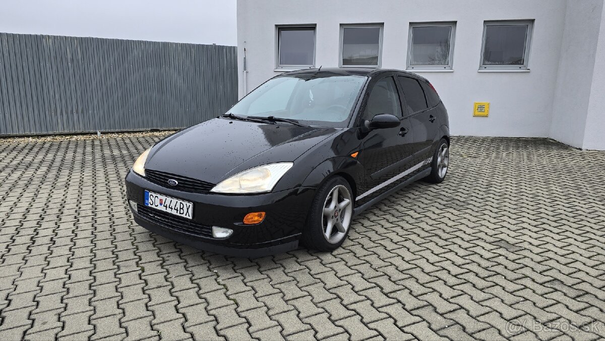 Ford Focus Ghia 2.0i