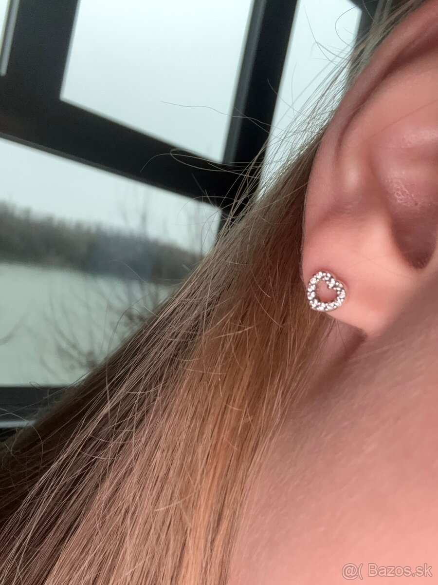 Pandora náušnice v tvare srdca – originál