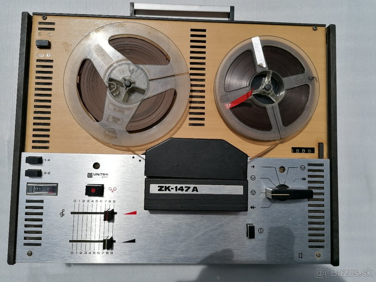 Kotúčový magnetofón UNITRA ZK - 147 A