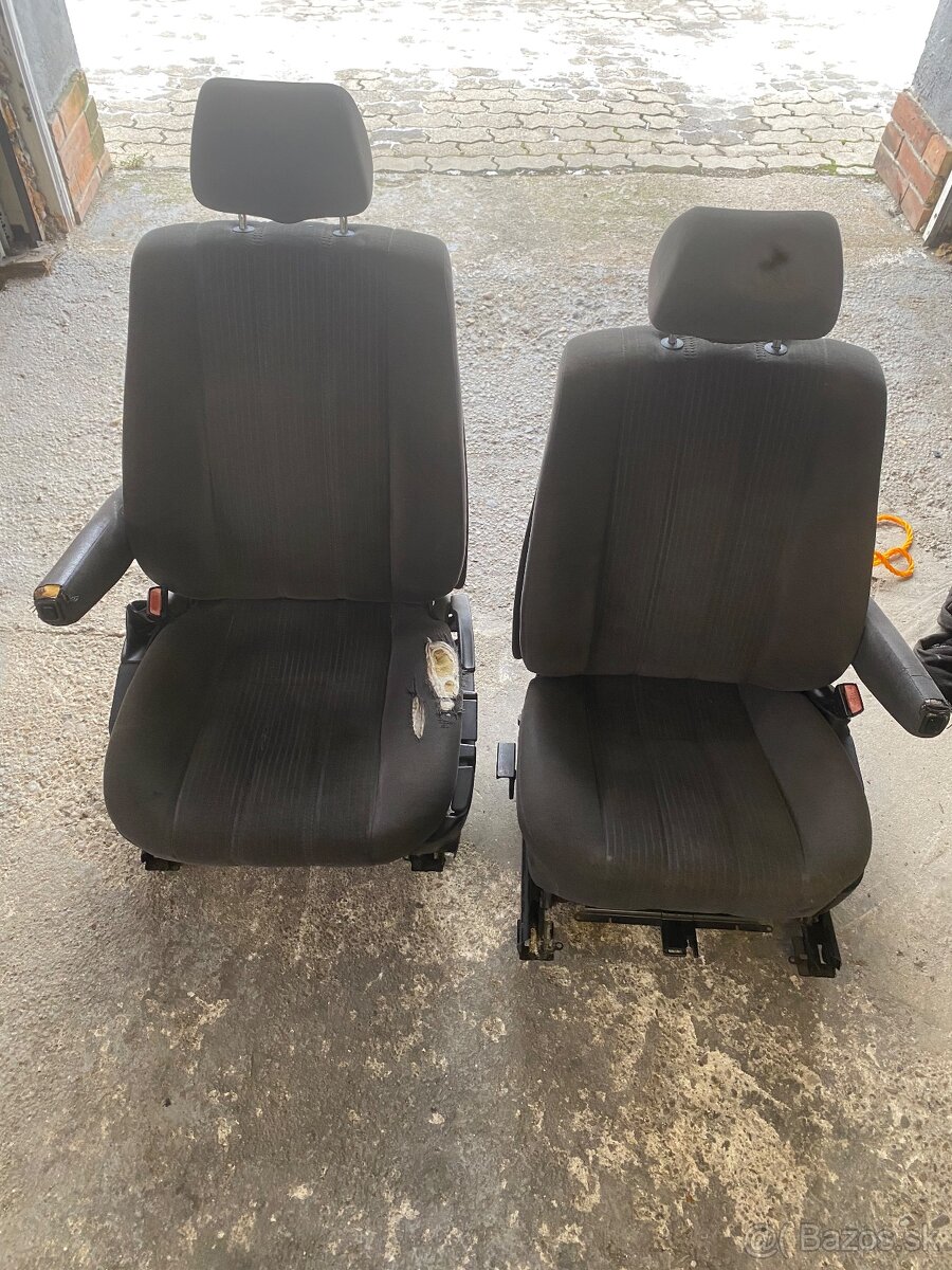 Predám predné sedačky Bmw e34