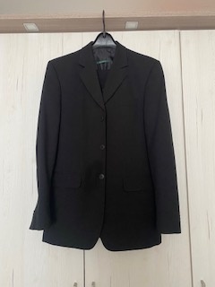 Pánsky oblek s vestičkou