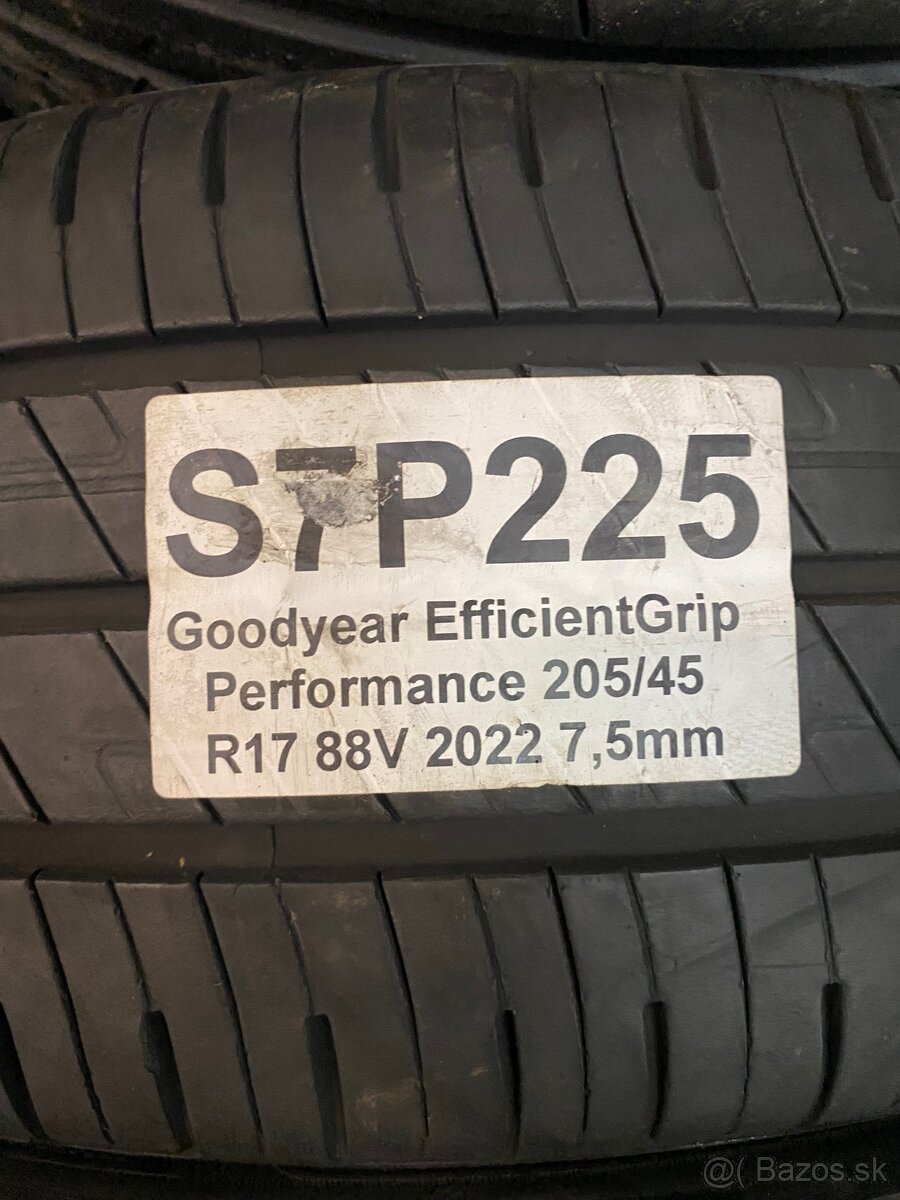 205/45 R17 88V GoodYear EfficientGrip (2022)