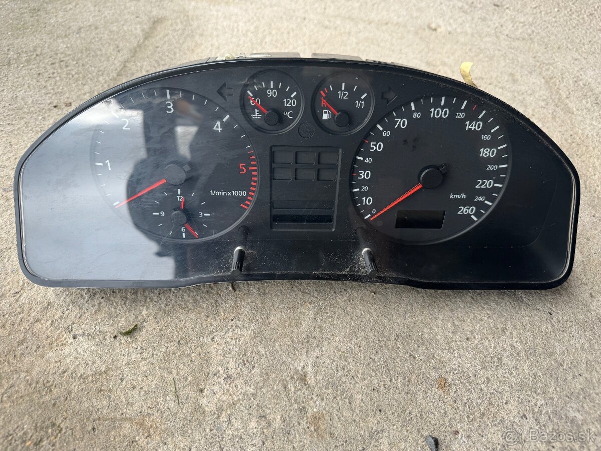 Budíky Audi a4 b5