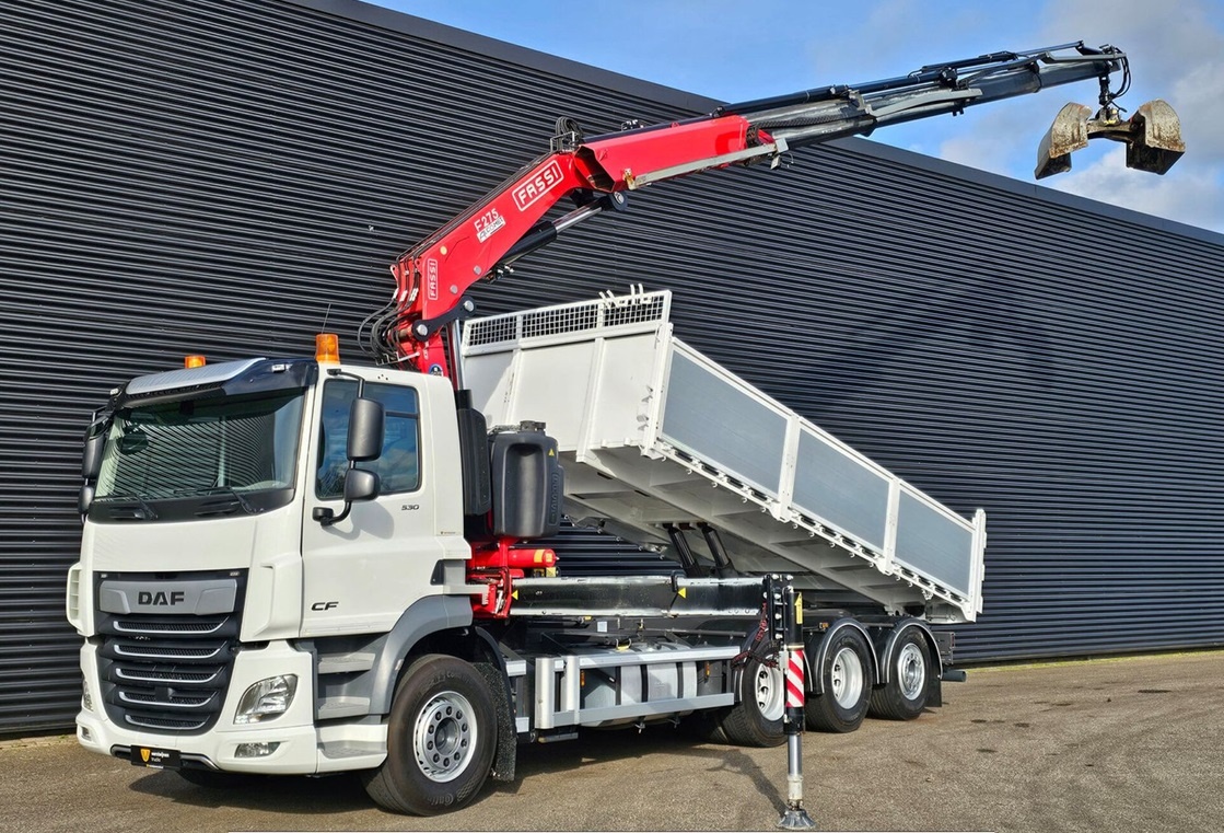 DAF CF 530 - 8x4 – Sklápěč/Valník+HR-FASSI 27,5 t/m – EURO 6