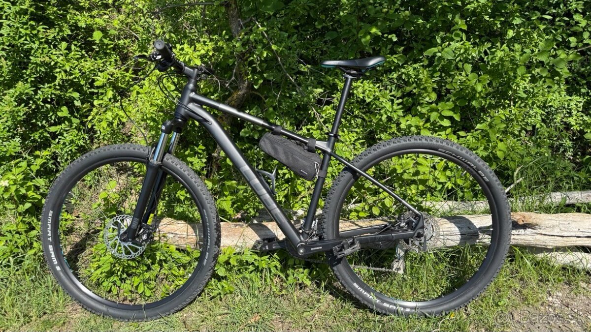 Bicykel CUBE Aim Race black´n´azure
