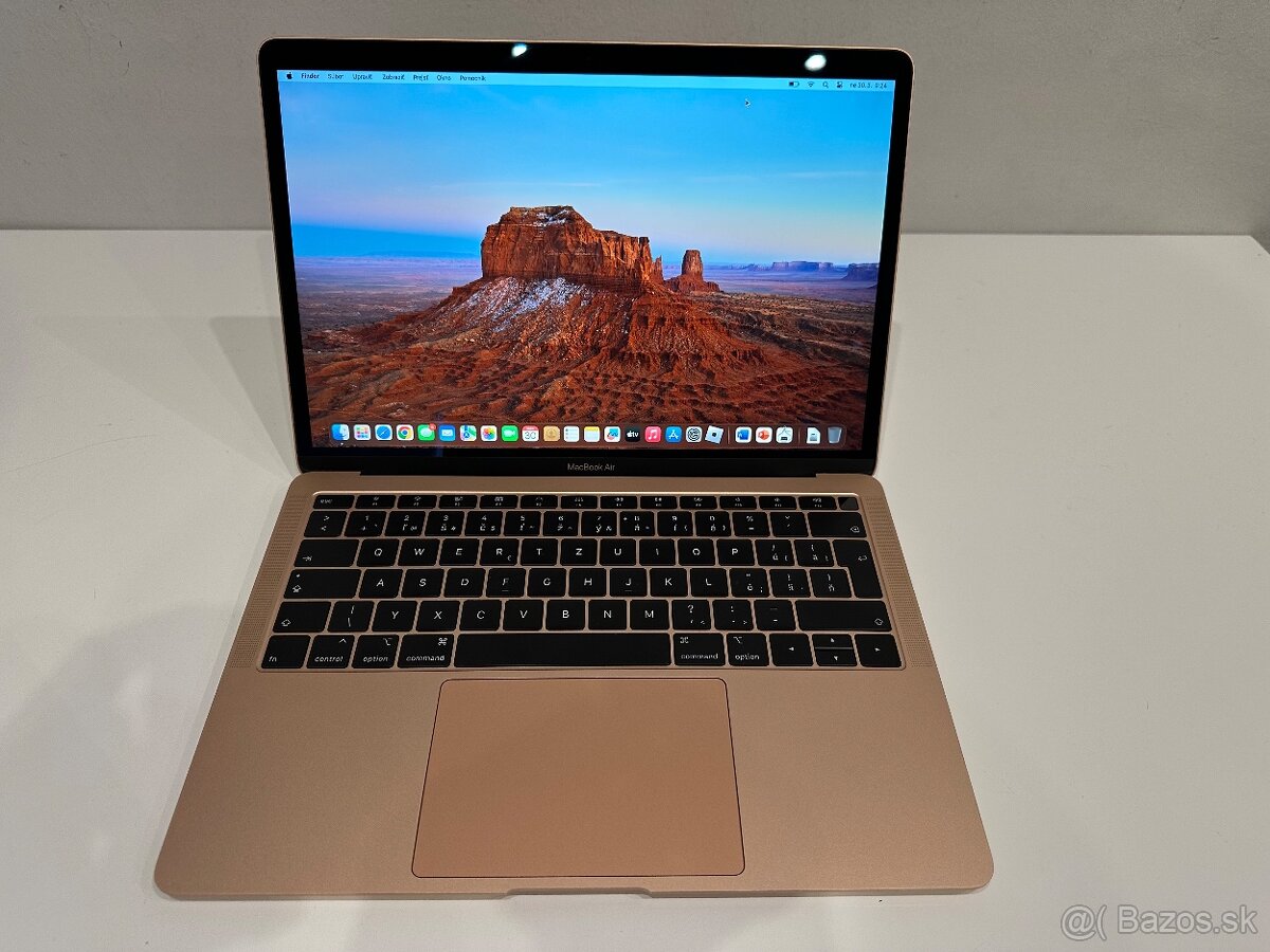 Apple macbook air 13” top stav