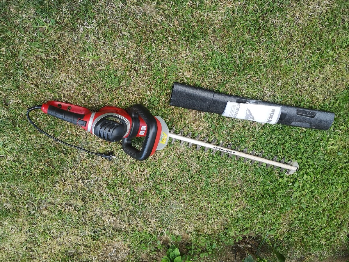 Nožnice na plot Hecht 610, motor funkcny, poskodeny noz