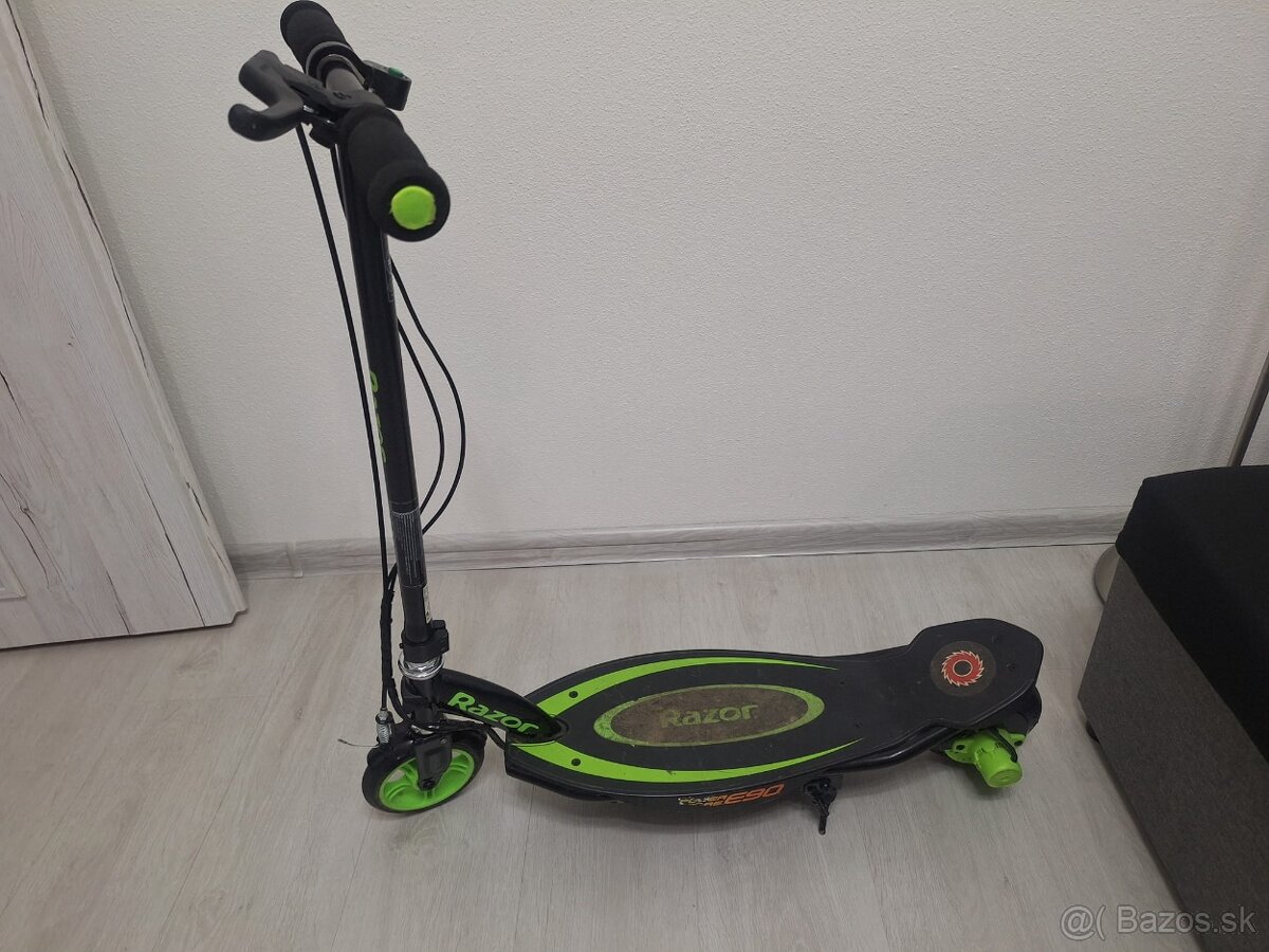 Elektrická kolobežka razor Power Core e90